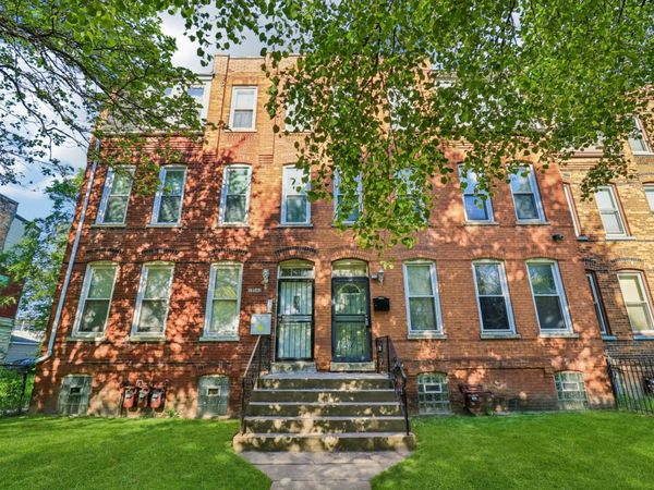 10540 S Maryland Avenue , Chicago, IL 60628