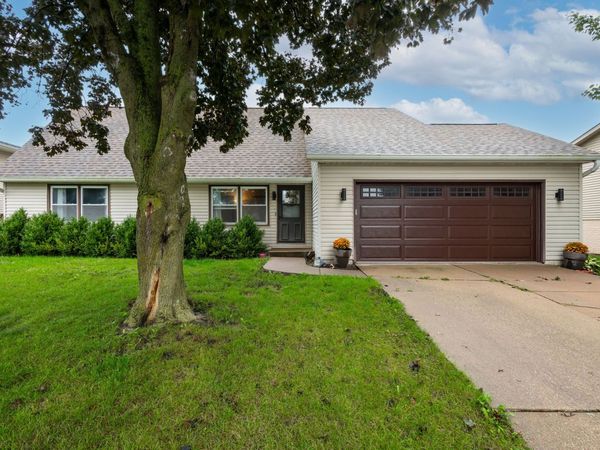 2511 W 60th Street , Davenport, IA 52806