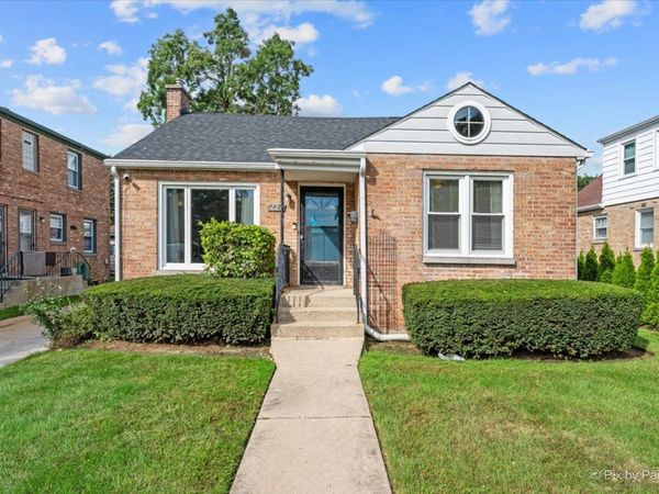 226 N Elmwood Avenue , Waukegan, IL 60085