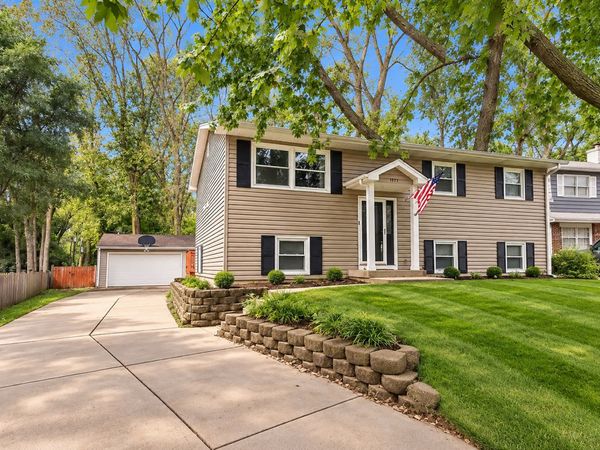 1011 Washington Avenue , Wauconda, IL 60084