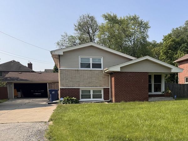 7909 W 93rd Street , Hickory Hills, IL 60457