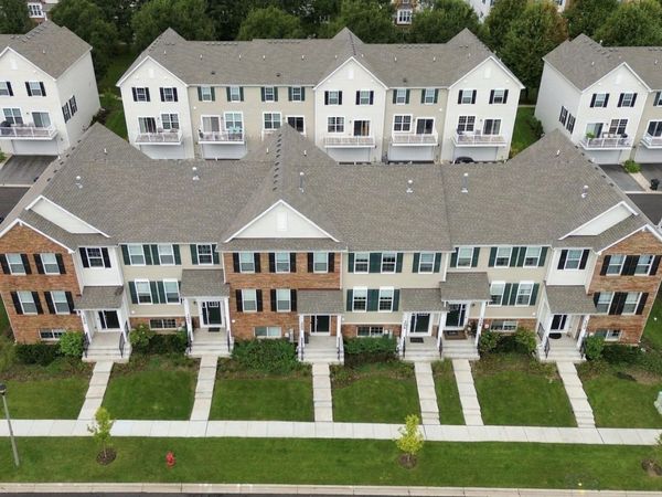 1006 Neubauer Circle, Lindenhurst, IL 60046
