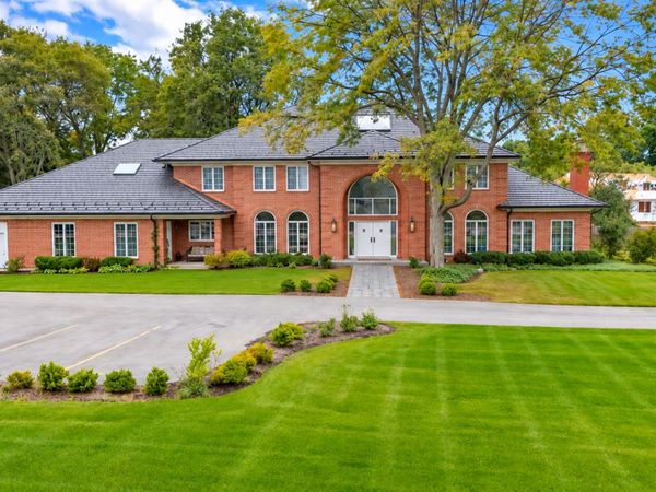 711 W Old Elm Road , Lake Forest, IL 60045