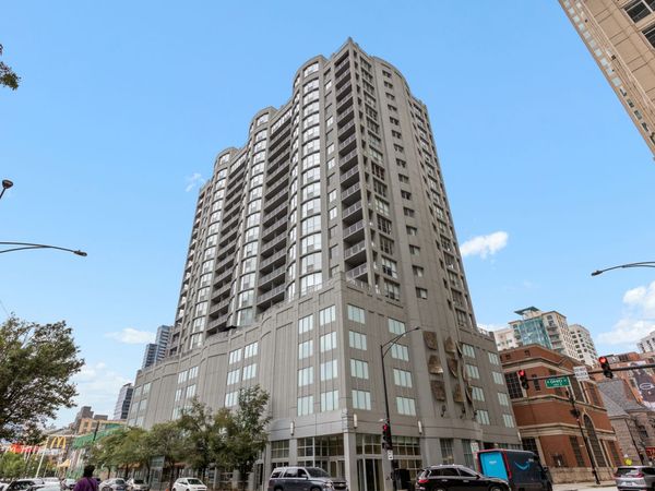 600 N Dearborn Street, Unit 1707, Chicago, IL 60654