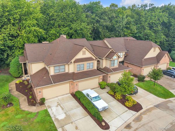 5353 Royal Vale Lane , Dearborn, Mi 48126