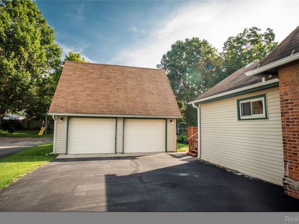 131 E Washington Street , Dimondale Village, Mi 48821