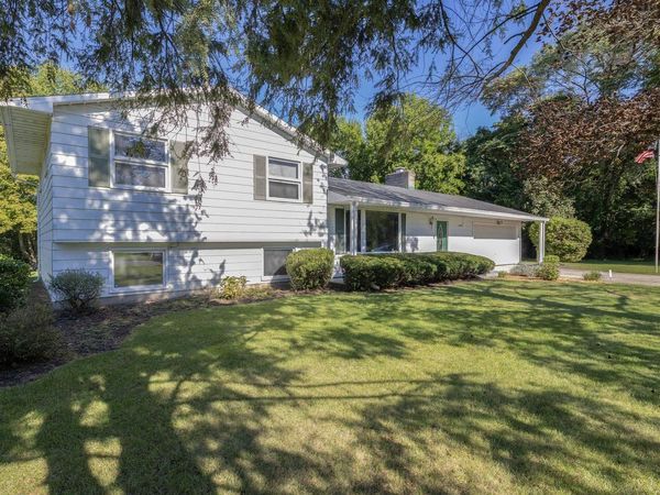 54669 Brookside Drive, Elkhart, IN 46514
