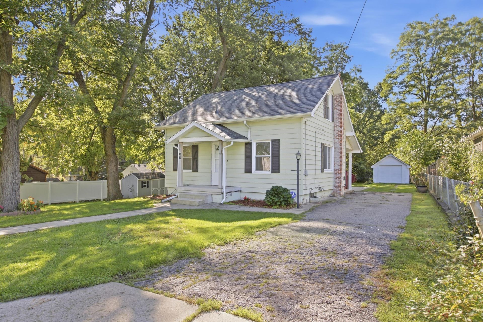 105 Clifton Place, Battle Creek, MI 49017 Main Photo