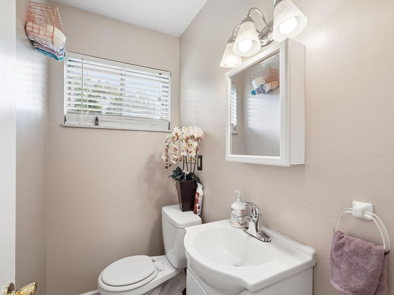 3008 Upton Road W, Columbus, OH 43232 Photo 12