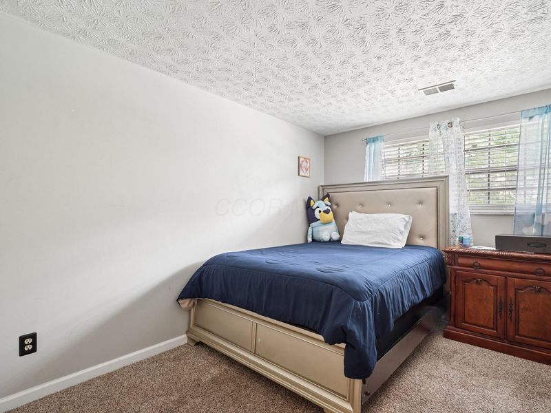 3008 Upton Road W, Columbus, OH 43232 Photo 16