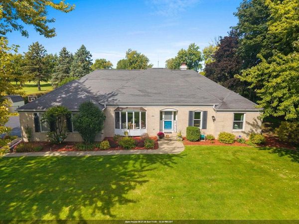 2924 RIDGEWAY DRIVE, Neenah, WI 54956