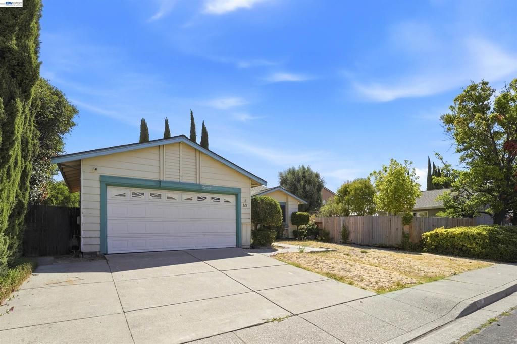 827 Yosemite Way, Suisun City, CA 94585 Main Photo