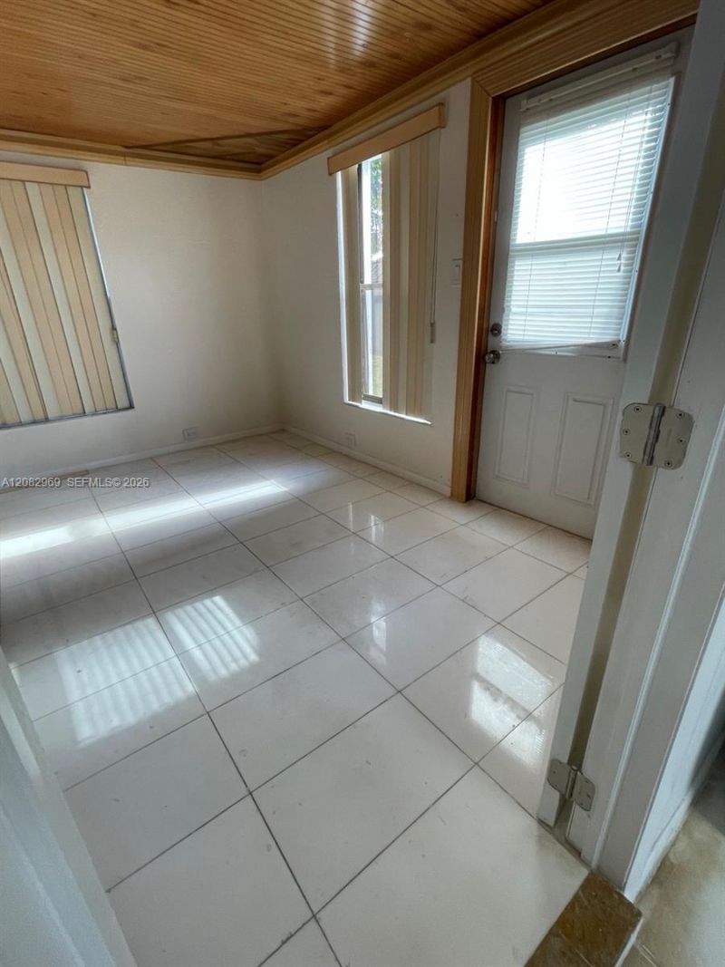 6104 NW 10th St , Margate, FL 33063 Photo