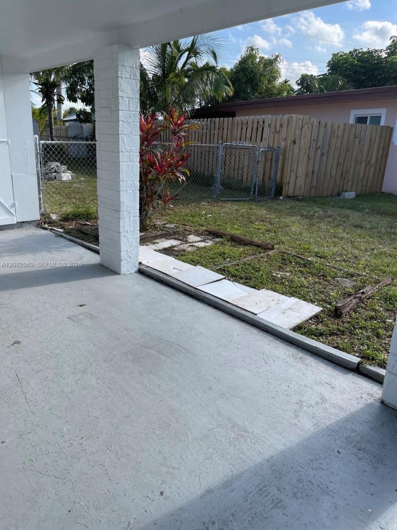 6104 NW 10th St , Margate, FL 33063 Photo