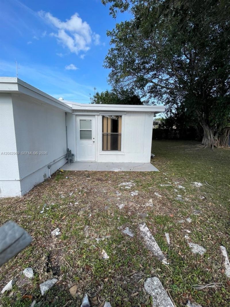6104 NW 10th St , Margate, FL 33063 Photo