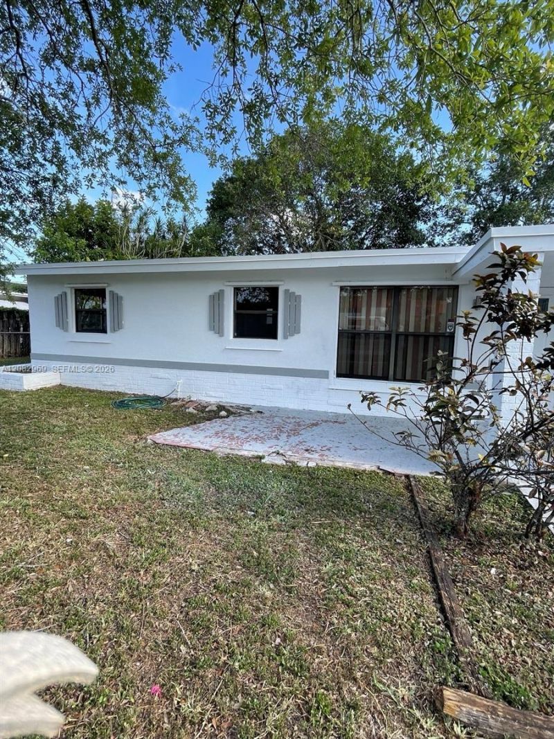 6104 NW 10th St , Margate, FL 33063 Photo