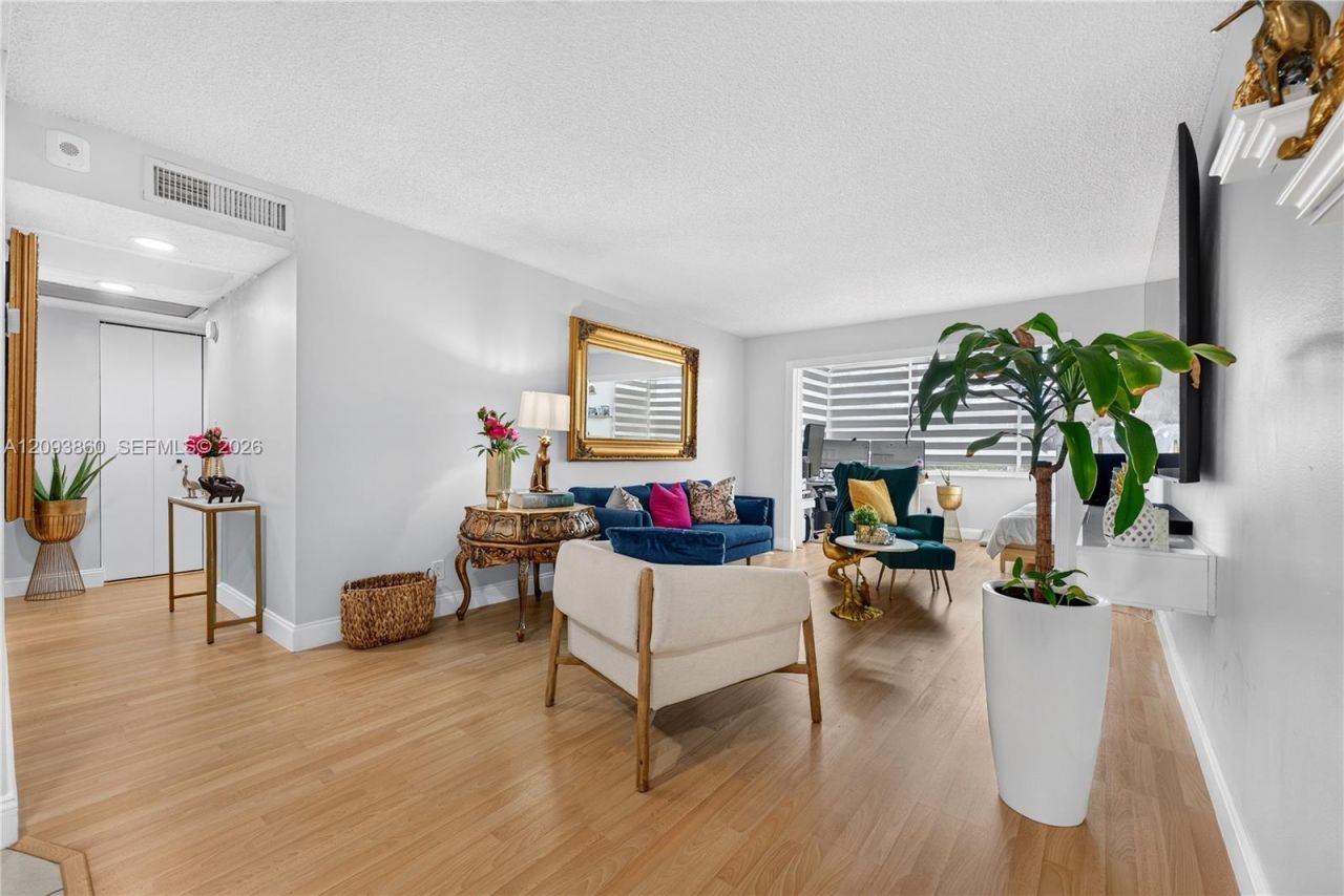 6600 Cypress Rd , Unit 405, Plantation, FL 33317 Photo