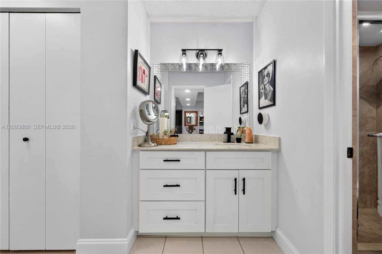 6600 Cypress Rd , Unit 405, Plantation, FL 33317 Photo