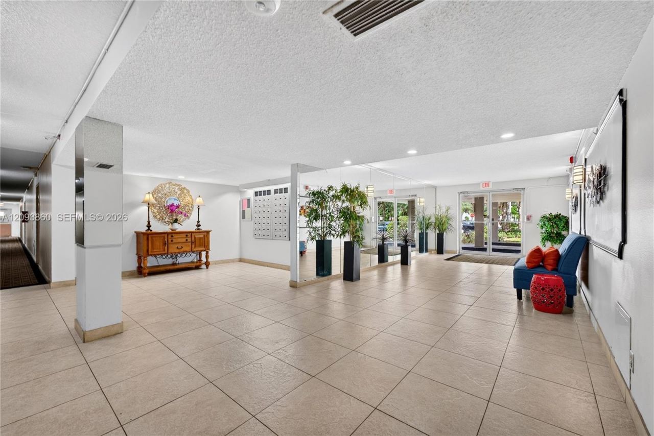 6600 Cypress Rd , Unit 405, Plantation, FL 33317 Photo