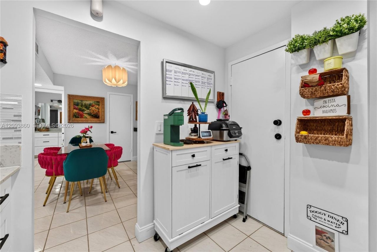 6600 Cypress Rd , Unit 405, Plantation, FL 33317 Photo