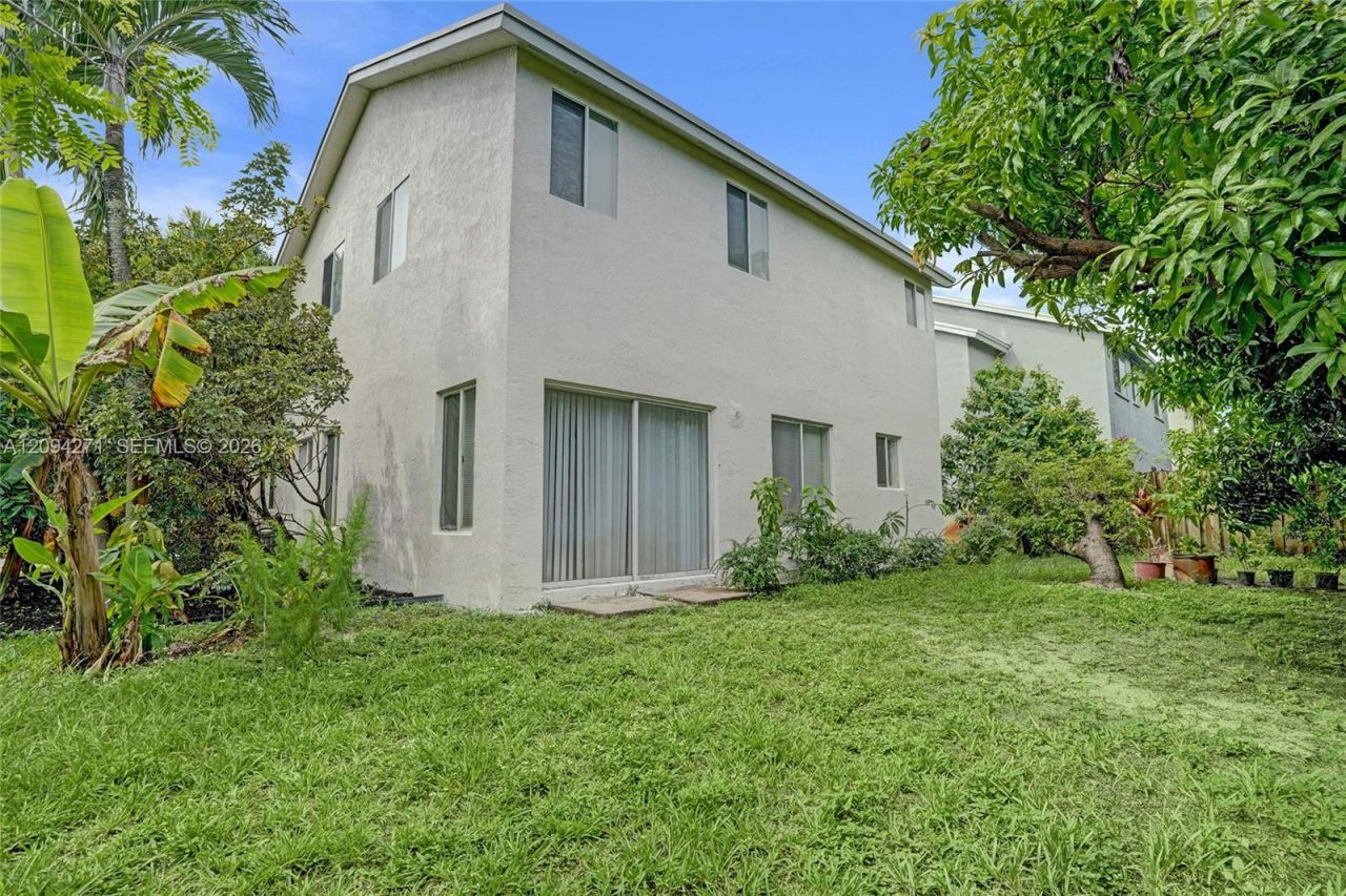 8741 SW 10th St, Pembroke Pines, FL 33025 Photo