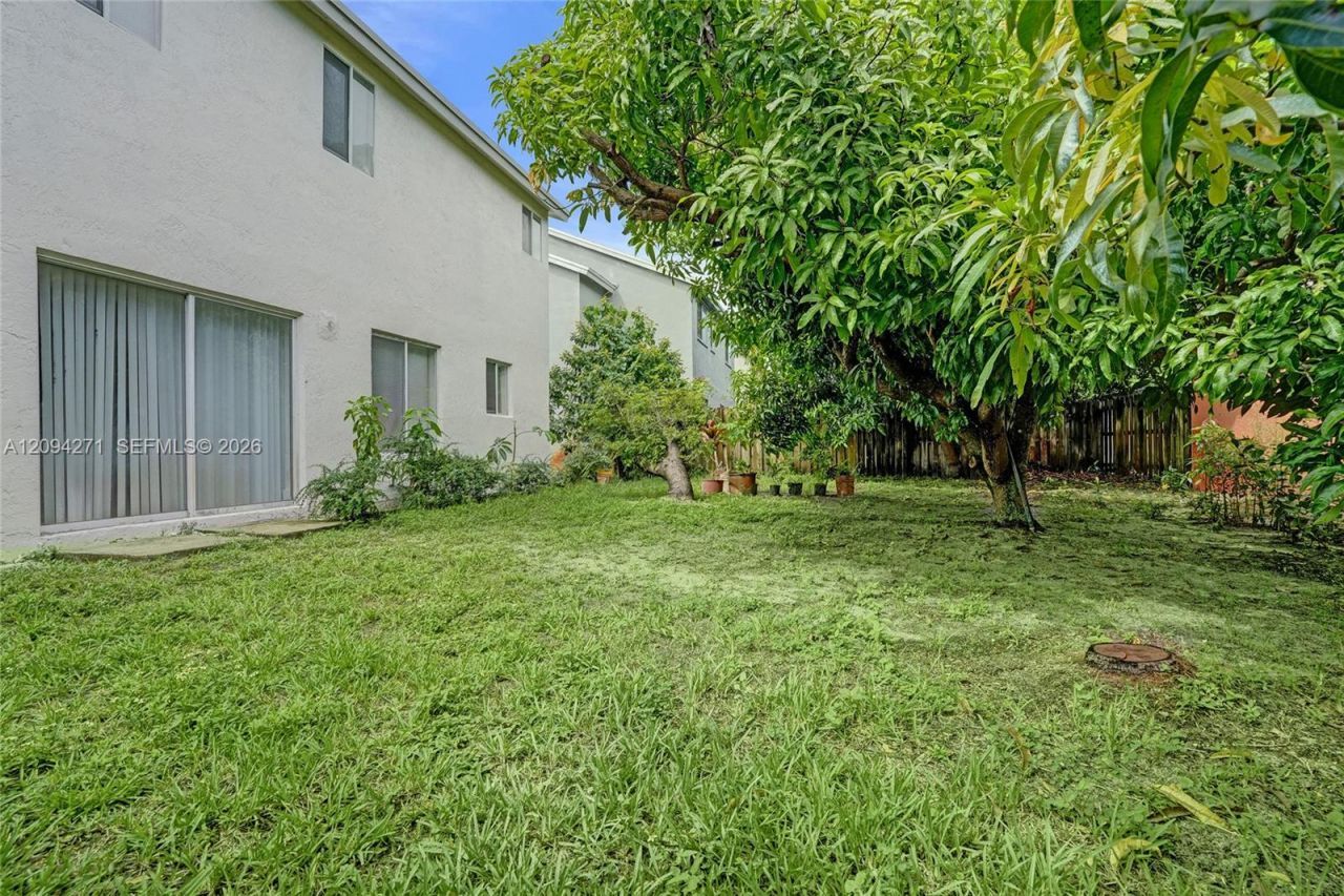 8741 SW 10th St , Pembroke Pines, FL 33025 Photo