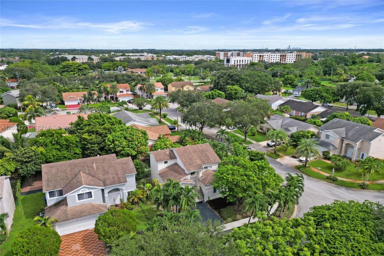 8741 SW 10th St , Pembroke Pines, FL 33025 Photo