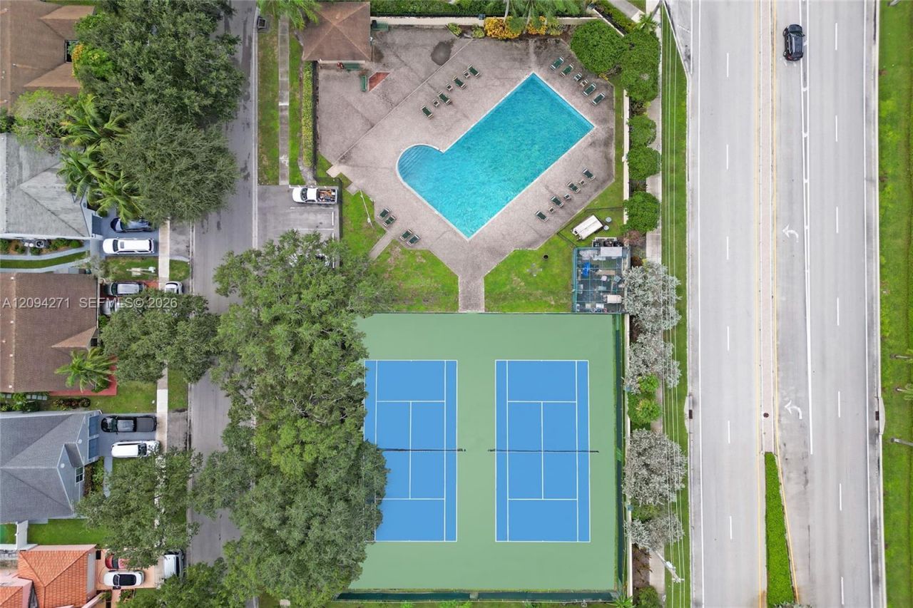 8741 SW 10th St , Pembroke Pines, FL 33025 Photo