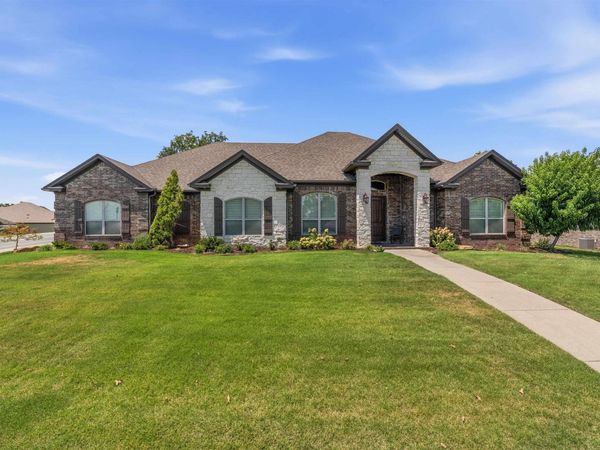 3233 Falling Water Rd, Sherwood, AR 72120