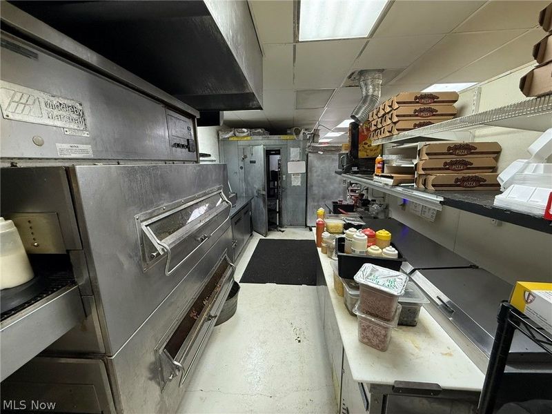 205 Commercial Avenue SE, New Philadelphia, OH 44663 Photo 10