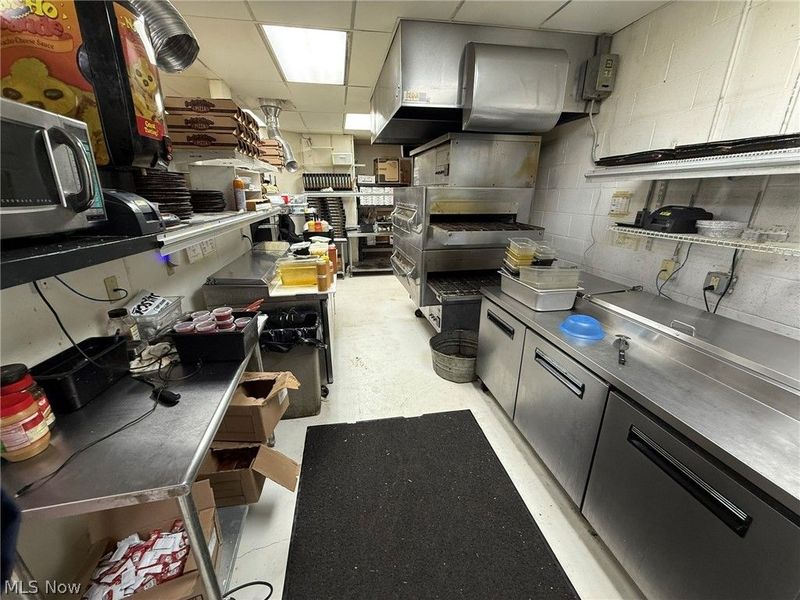 205 Commercial Avenue SE, New Philadelphia, OH 44663 Photo 12