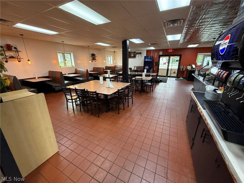 205 Commercial Avenue SE, New Philadelphia, OH 44663 Photo 2