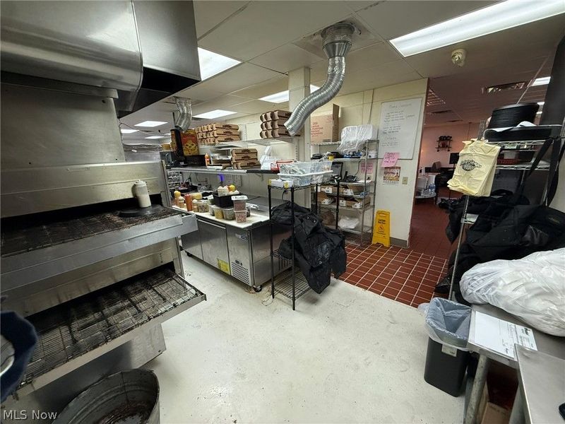 205 Commercial Avenue SE, New Philadelphia, OH 44663 Photo 9