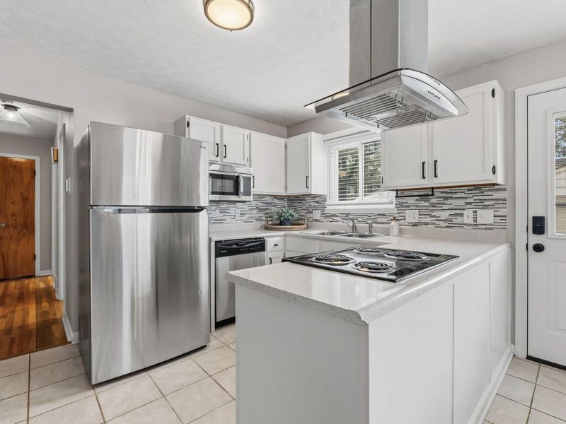 695 Island Court, Columbus, OH 43214 Photo 7