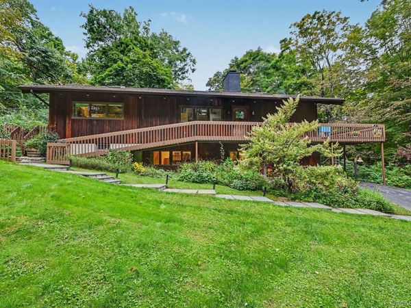 380 Long Ridge Road , Pound Ridge, NY 10576