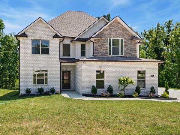 373 Young Lane , Pleasant View, TN 37146