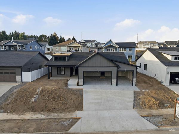 2830 Cyprus Court, Moscow, ID 83843