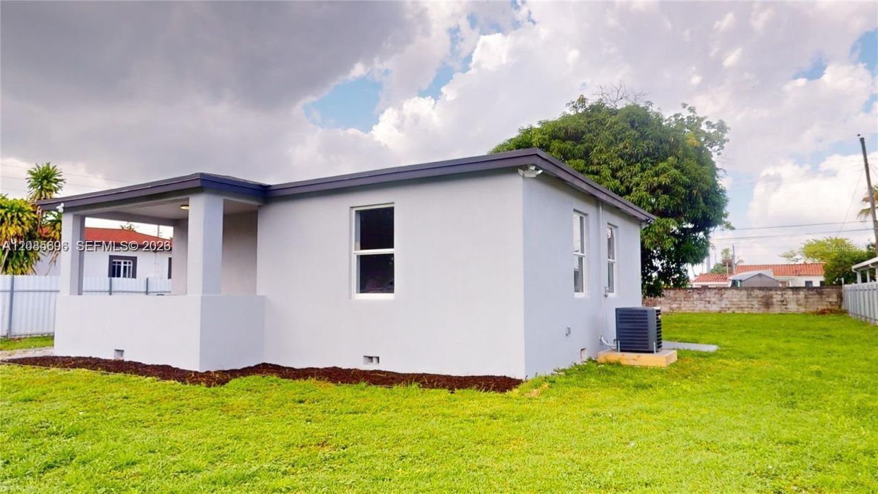 511 SE 2nd Street , Hialeah, FL 33010 Photo