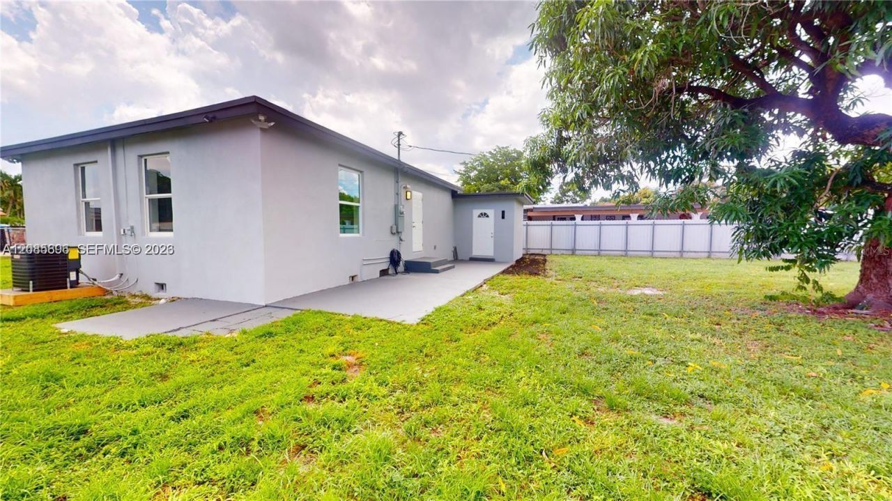 511 SE 2nd Street , Hialeah, FL 33010 Photo