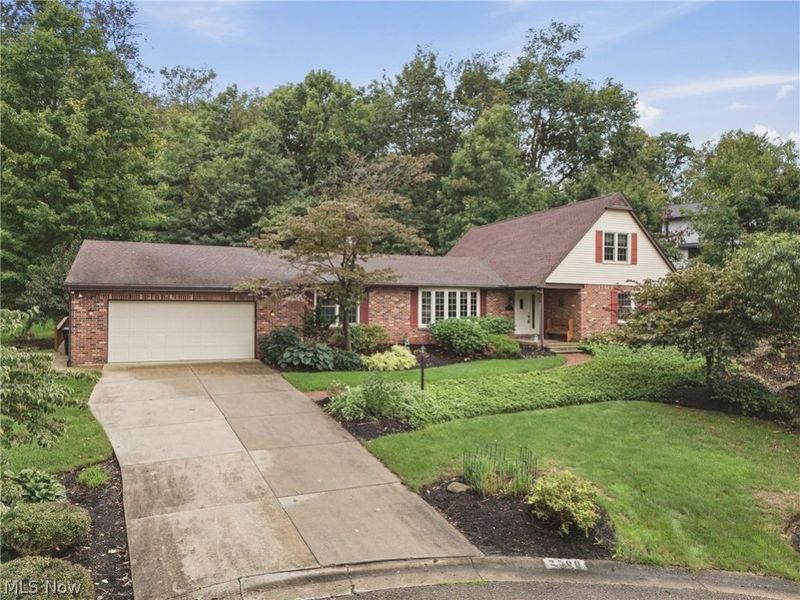 2500 Treetop Circle NE, Canton, OH 44705 Photo 1