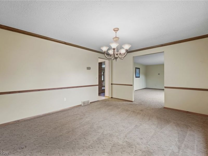 2500 Treetop Circle NE, Canton, OH 44705 Photo 16