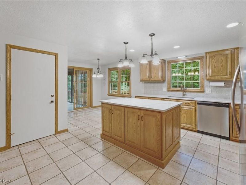 2500 Treetop Circle NE, Canton, OH 44705 Photo 17