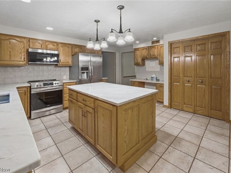 2500 Treetop Circle NE, Canton, OH 44705 Photo 19