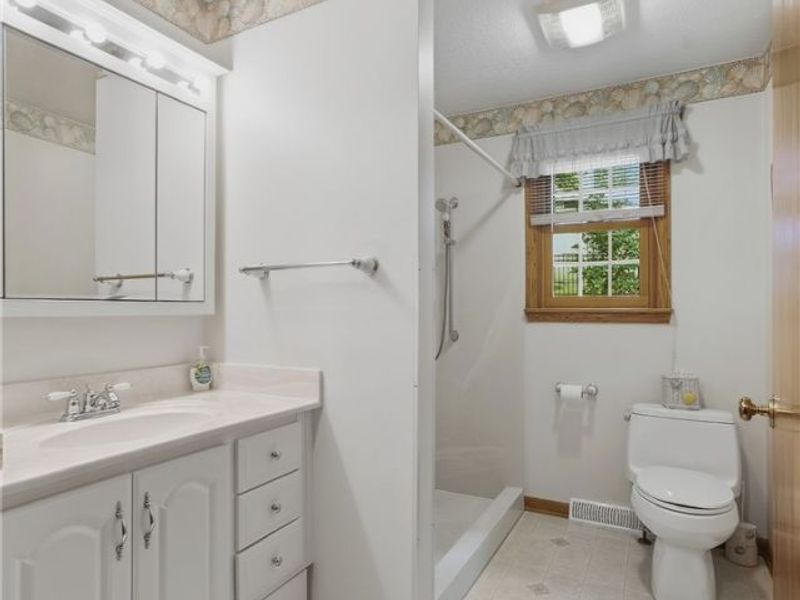 2500 Treetop Circle NE, Canton, OH 44705 Photo 31