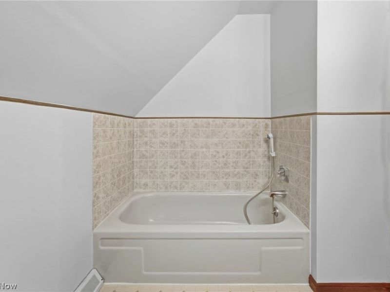 2500 Treetop Circle NE, Canton, OH 44705 Photo 41