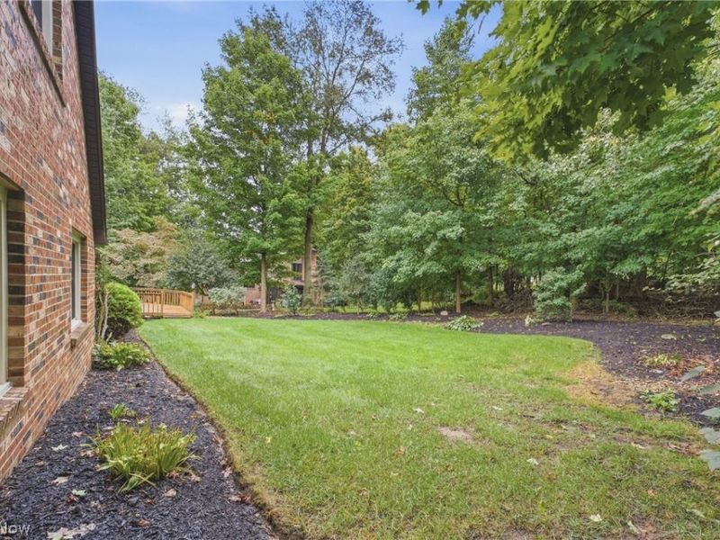 2500 Treetop Circle NE, Canton, OH 44705 Photo 5
