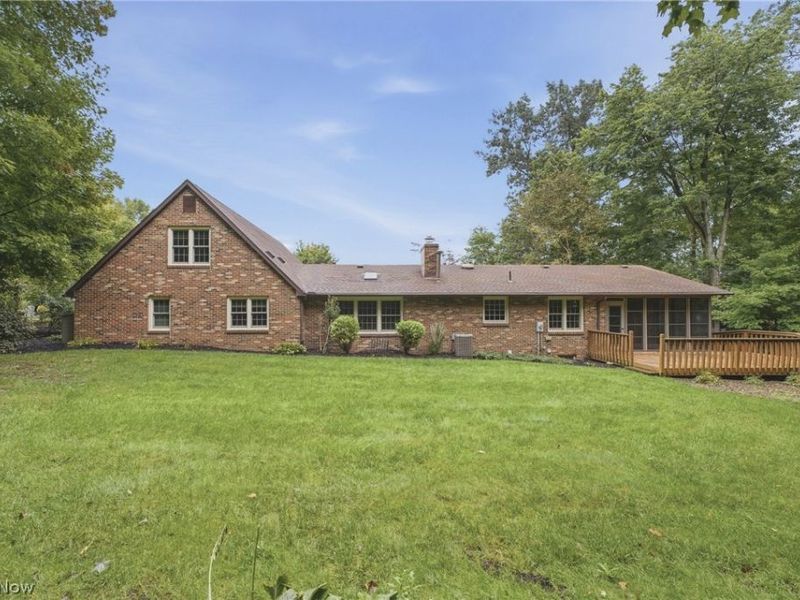 2500 Treetop Circle NE, Canton, OH 44705 Photo 6