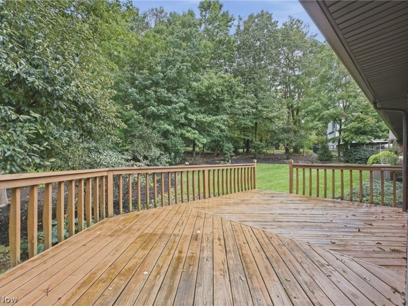 2500 Treetop Circle NE, Canton, OH 44705 Photo 9