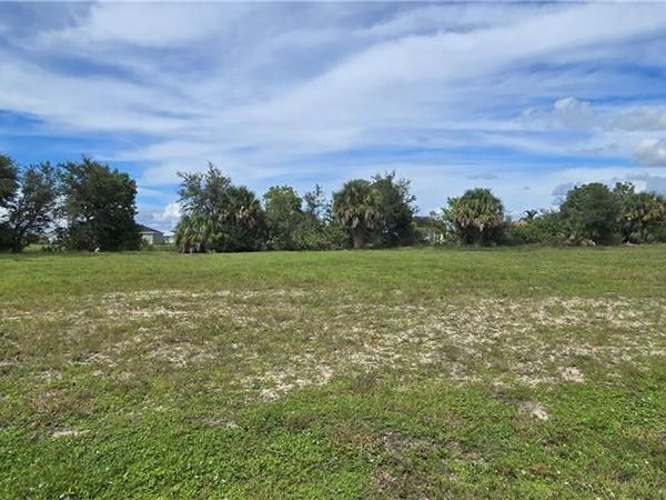 1315 NW 8th TER, CAPE CORAL, FL 33993
