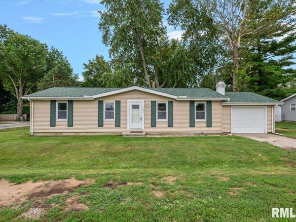 1002 LINCOLN Street, Auburn, IL 62615